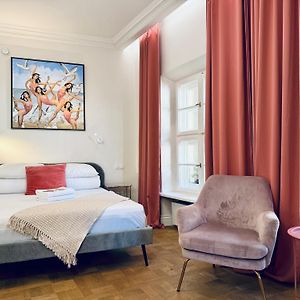 Mint Luxury Apartments At The Main Square